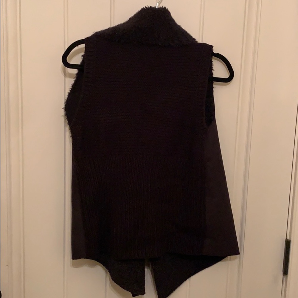 Vest - Picture 6 of 6